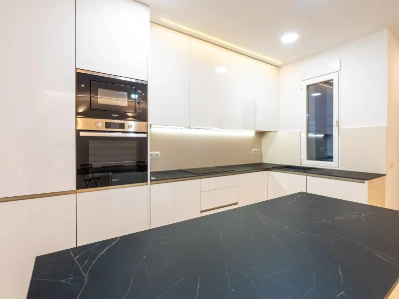 FULLY RENOVATED BRAND-NEW EXTERIOR APARTMENT IN LAVAPIÉS–EMBAJADORES, MADRID