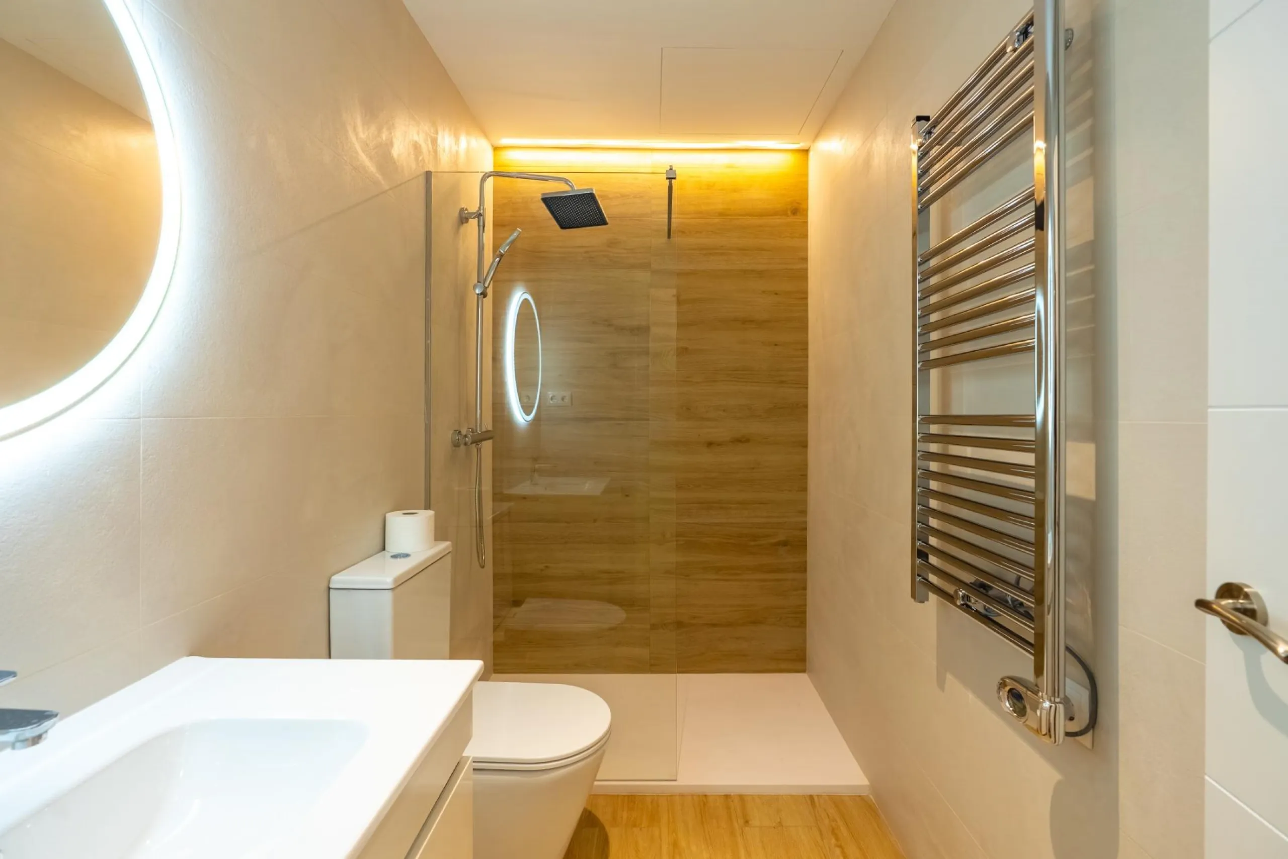 FULLY RENOVATED BRAND-NEW EXTERIOR APARTMENT IN LAVAPIÉS–EMBAJADORES, MADRID