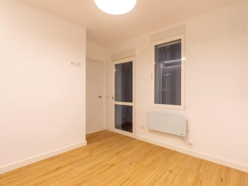 FULLY RENOVATED BRAND-NEW EXTERIOR APARTMENT IN LAVAPIÉS–EMBAJADORES, MADRID