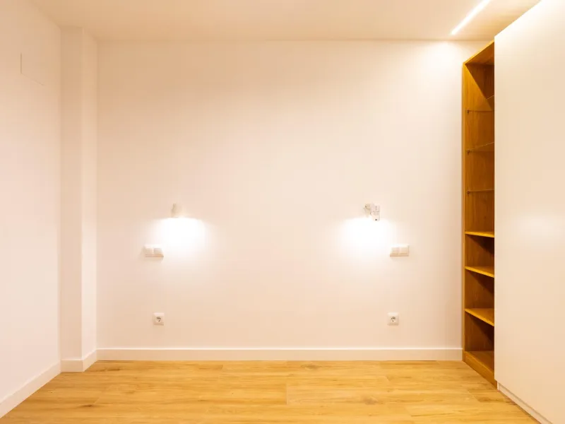 FULLY RENOVATED BRAND-NEW EXTERIOR APARTMENT IN LAVAPIÉS–EMBAJADORES, MADRID