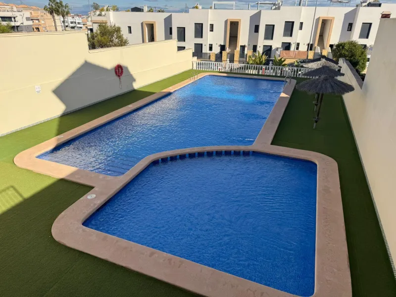 A spacious renovated terraced house in Orihuela Costa