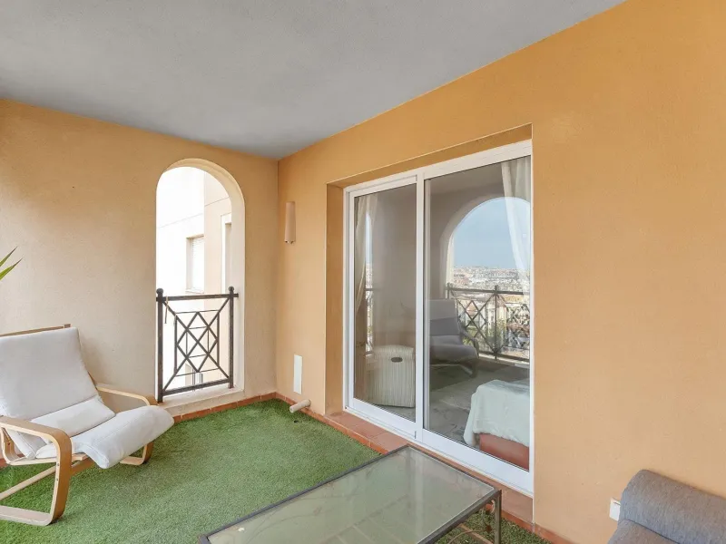¡ATALAYAS! 2 HABITACIONES Y 2 BAÑOS CON VISTAS DESPEJADAS + PISCINA