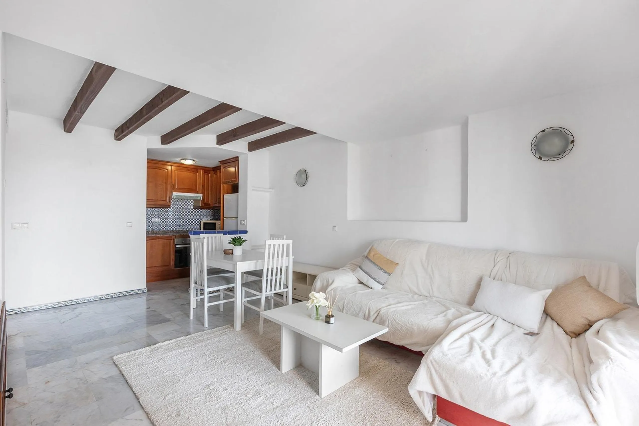 ¡ATALAYAS! 2 HABITACIONES Y 2 BAÑOS CON VISTAS DESPEJADAS + PISCINA