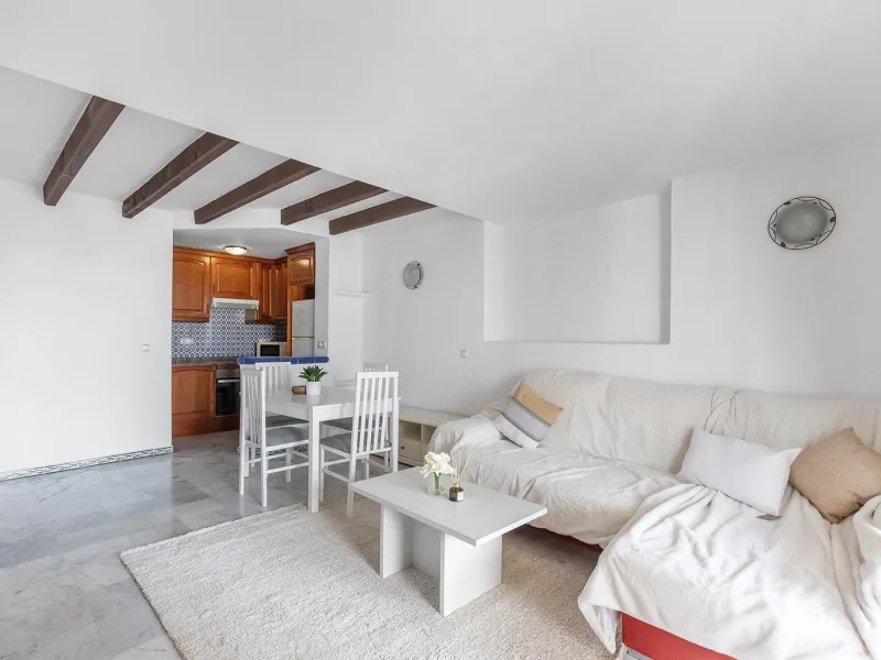 ¡ATALAYAS! 2 HABITACIONES Y 2 BAÑOS CON VISTAS DESPEJADAS + PISCINA