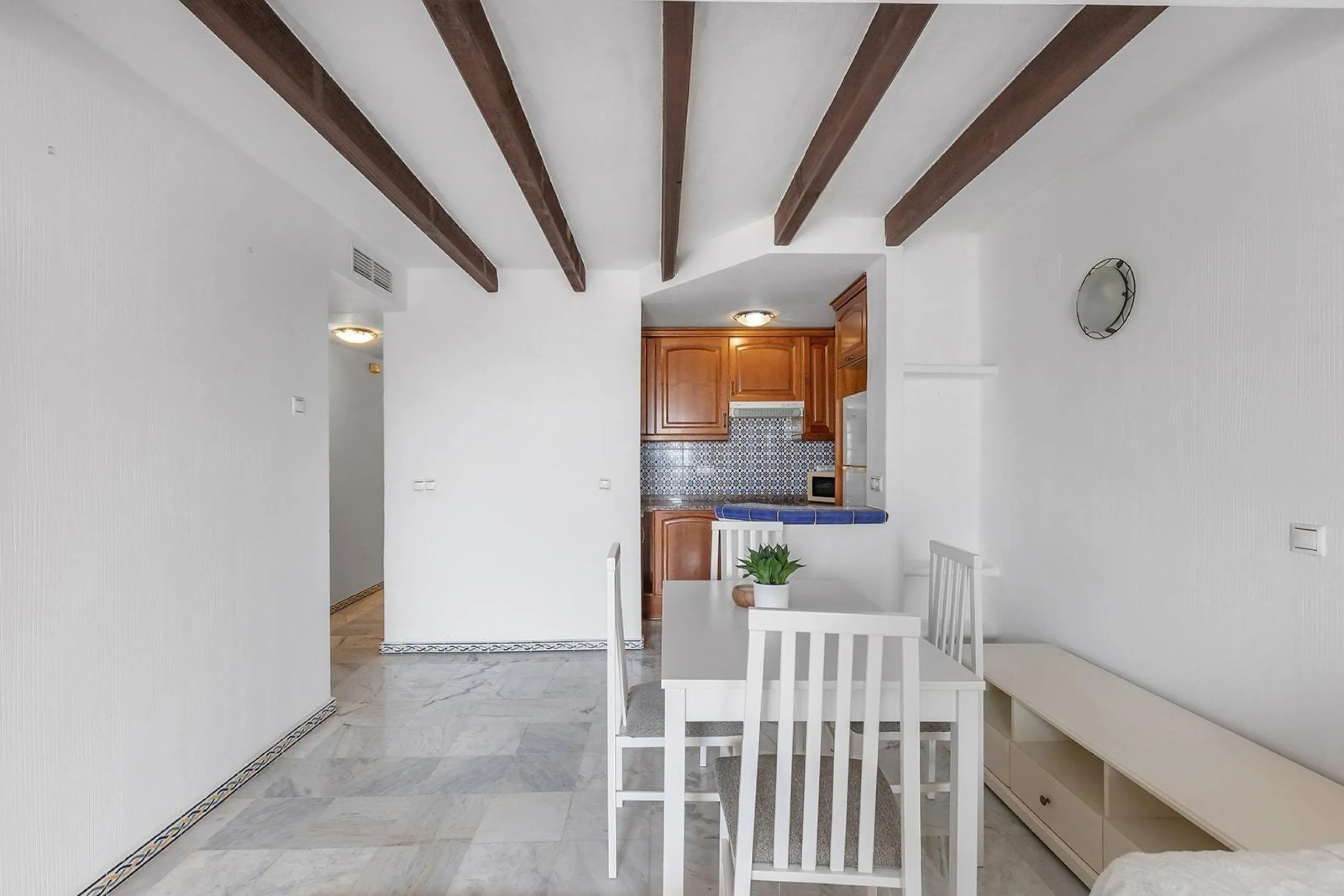 ¡ATALAYAS! 2 HABITACIONES Y 2 BAÑOS CON VISTAS DESPEJADAS + PISCINA