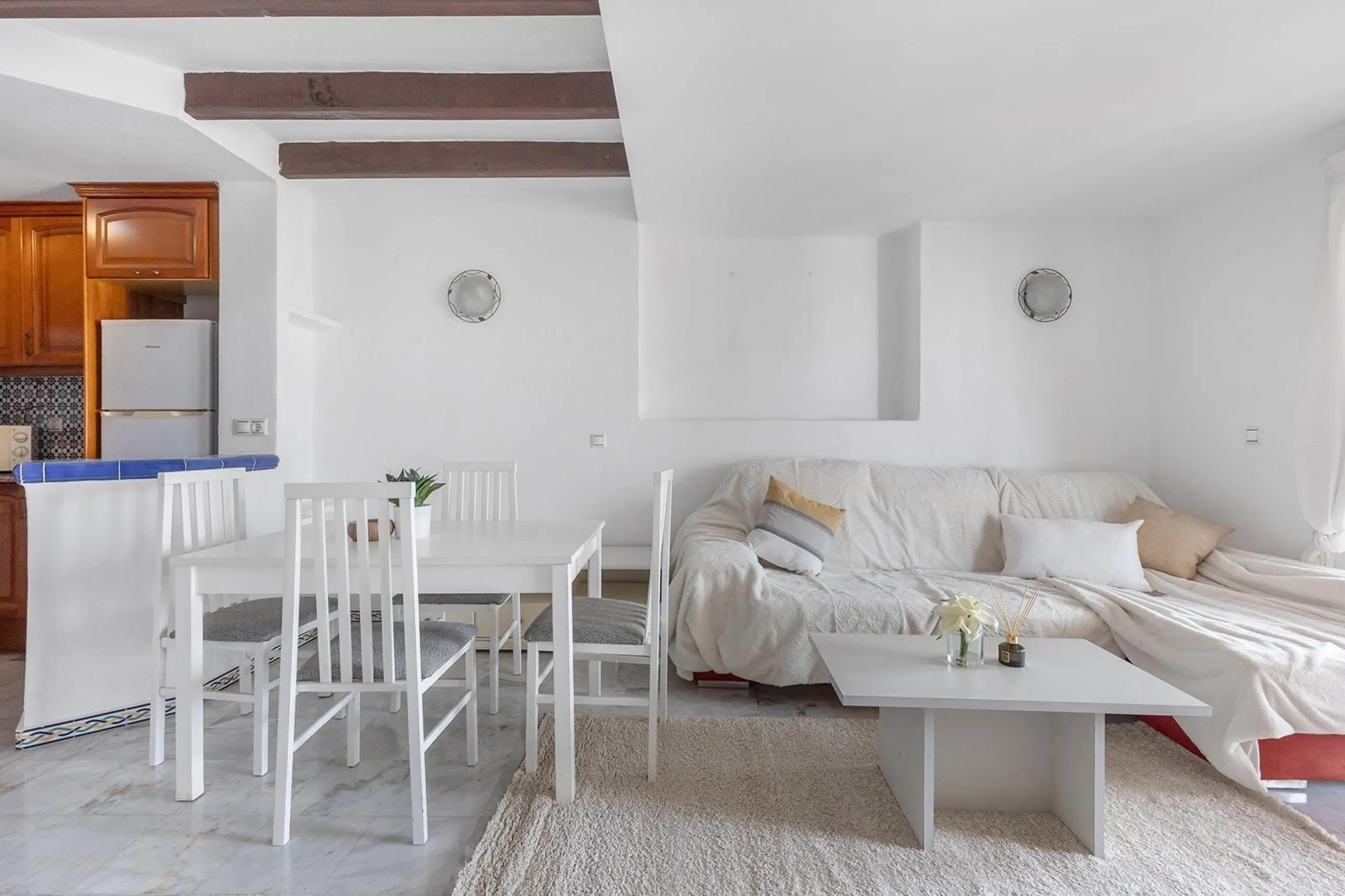 ¡ATALAYAS! 2 HABITACIONES Y 2 BAÑOS CON VISTAS DESPEJADAS + PISCINA