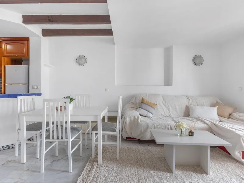 ¡ATALAYAS! 2 HABITACIONES Y 2 BAÑOS CON VISTAS DESPEJADAS + PISCINA