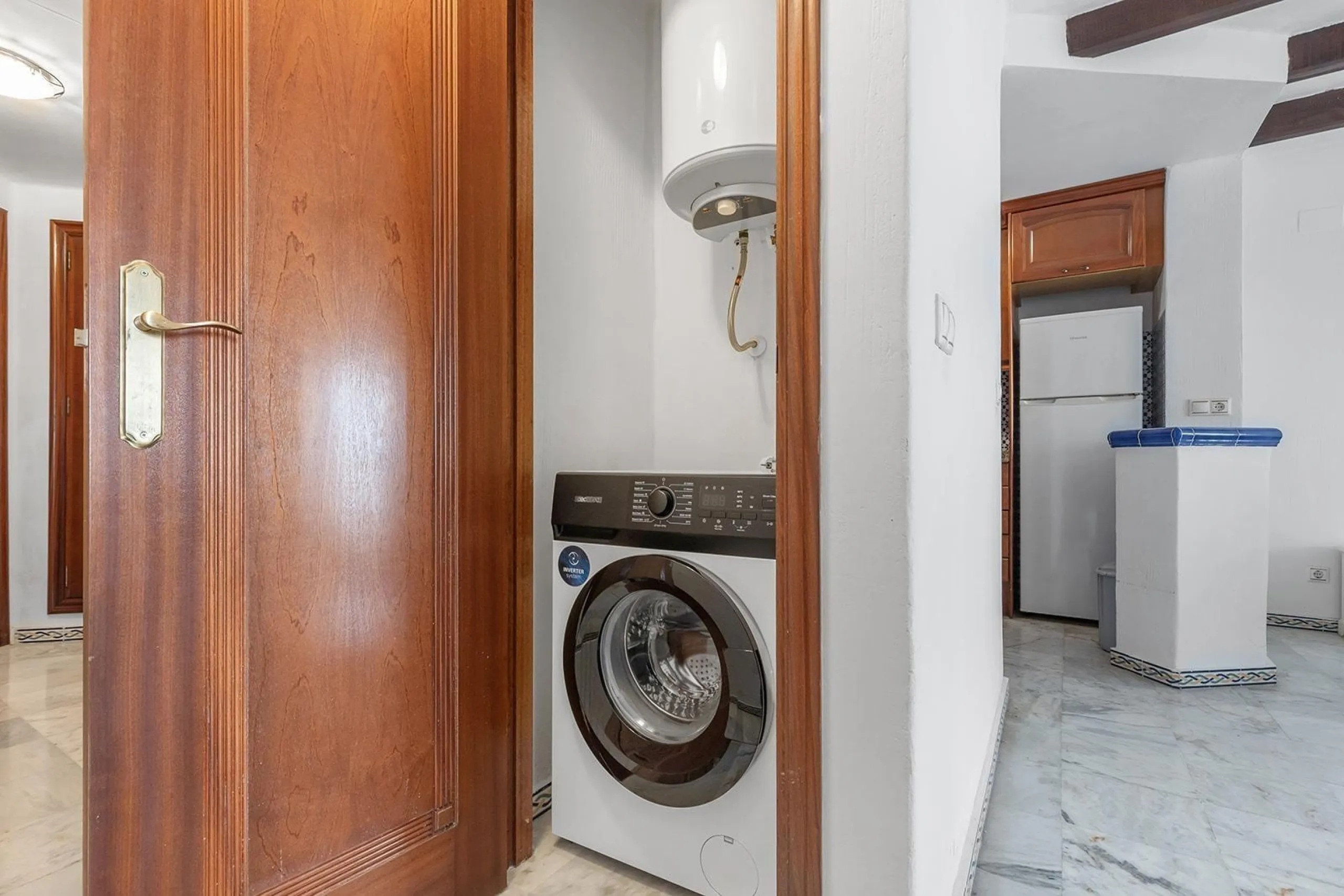 ¡ATALAYAS! 2 HABITACIONES Y 2 BAÑOS CON VISTAS DESPEJADAS + PISCINA