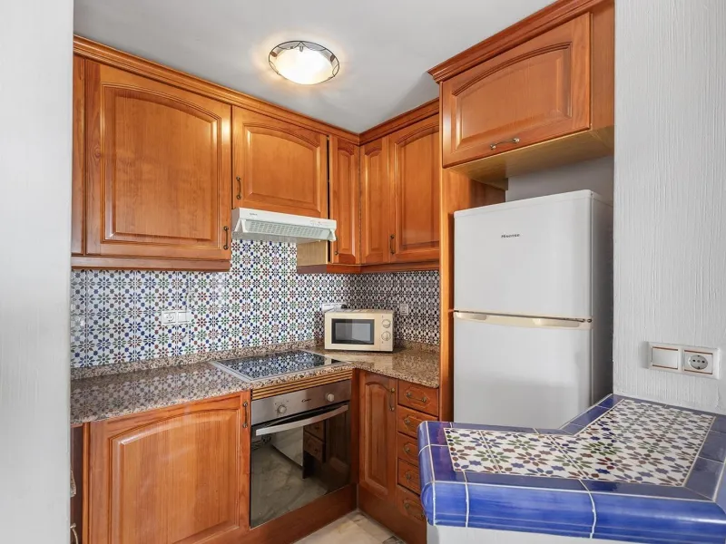 ¡ATALAYAS! 2 HABITACIONES Y 2 BAÑOS CON VISTAS DESPEJADAS + PISCINA