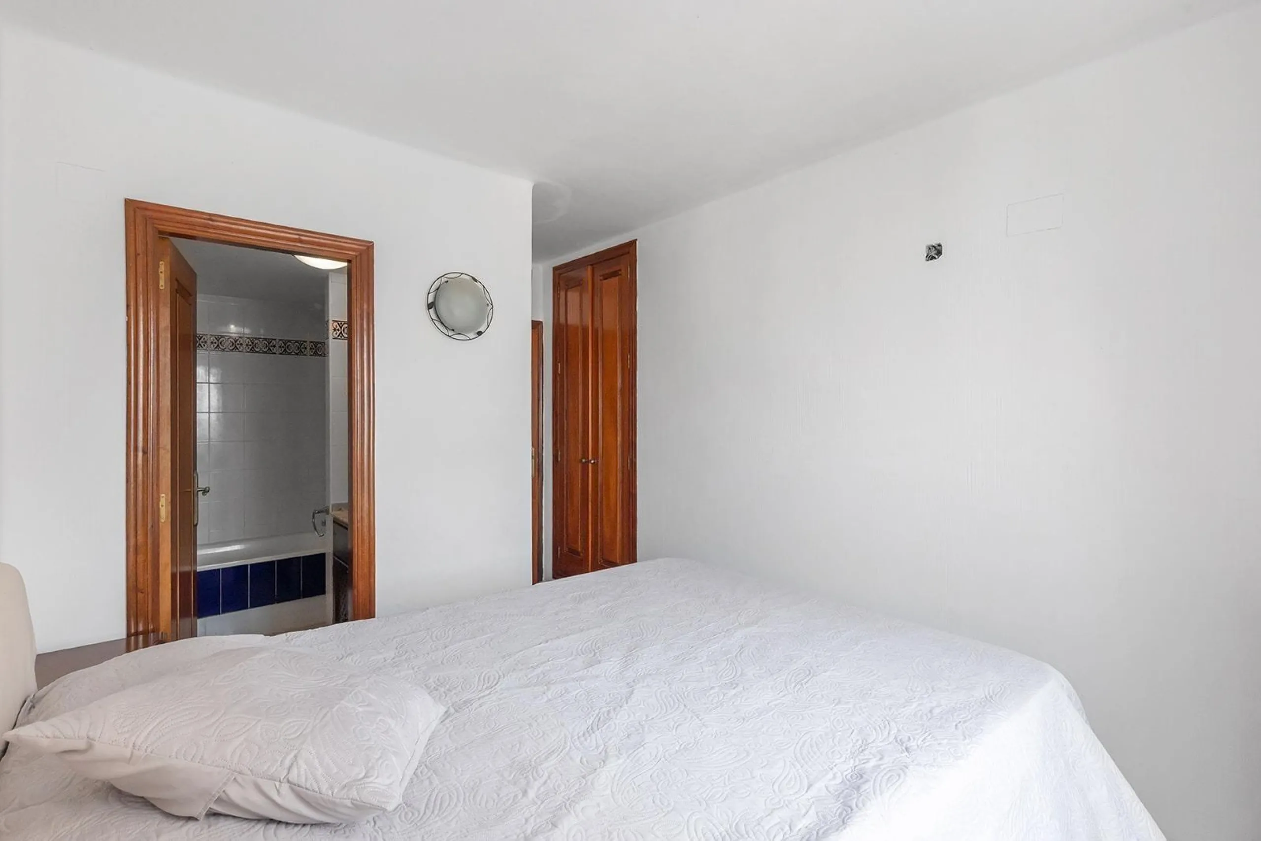 ¡ATALAYAS! 2 HABITACIONES Y 2 BAÑOS CON VISTAS DESPEJADAS + PISCINA