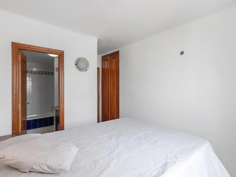 ¡ATALAYAS! 2 HABITACIONES Y 2 BAÑOS CON VISTAS DESPEJADAS + PISCINA