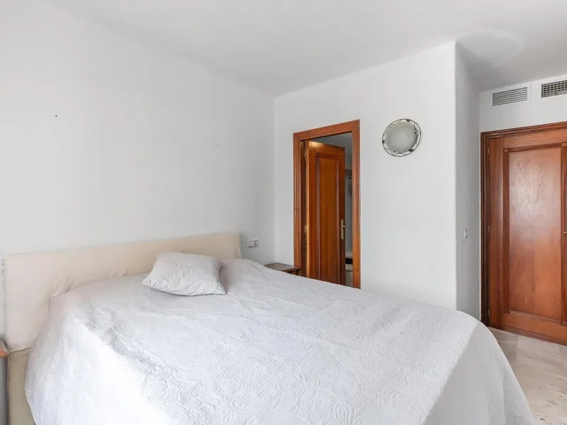 ¡ATALAYAS! 2 HABITACIONES Y 2 BAÑOS CON VISTAS DESPEJADAS + PISCINA