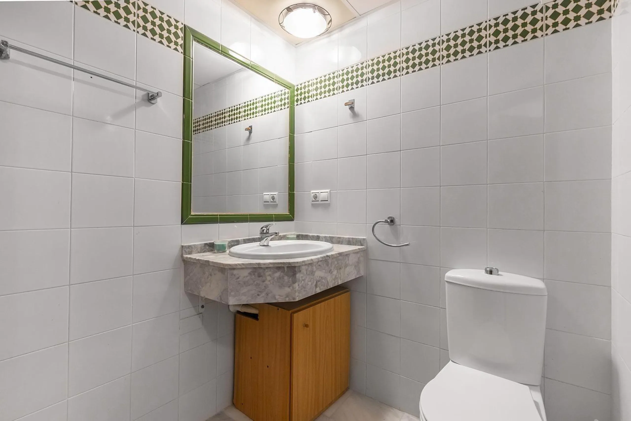 ¡ATALAYAS! 2 HABITACIONES Y 2 BAÑOS CON VISTAS DESPEJADAS + PISCINA
