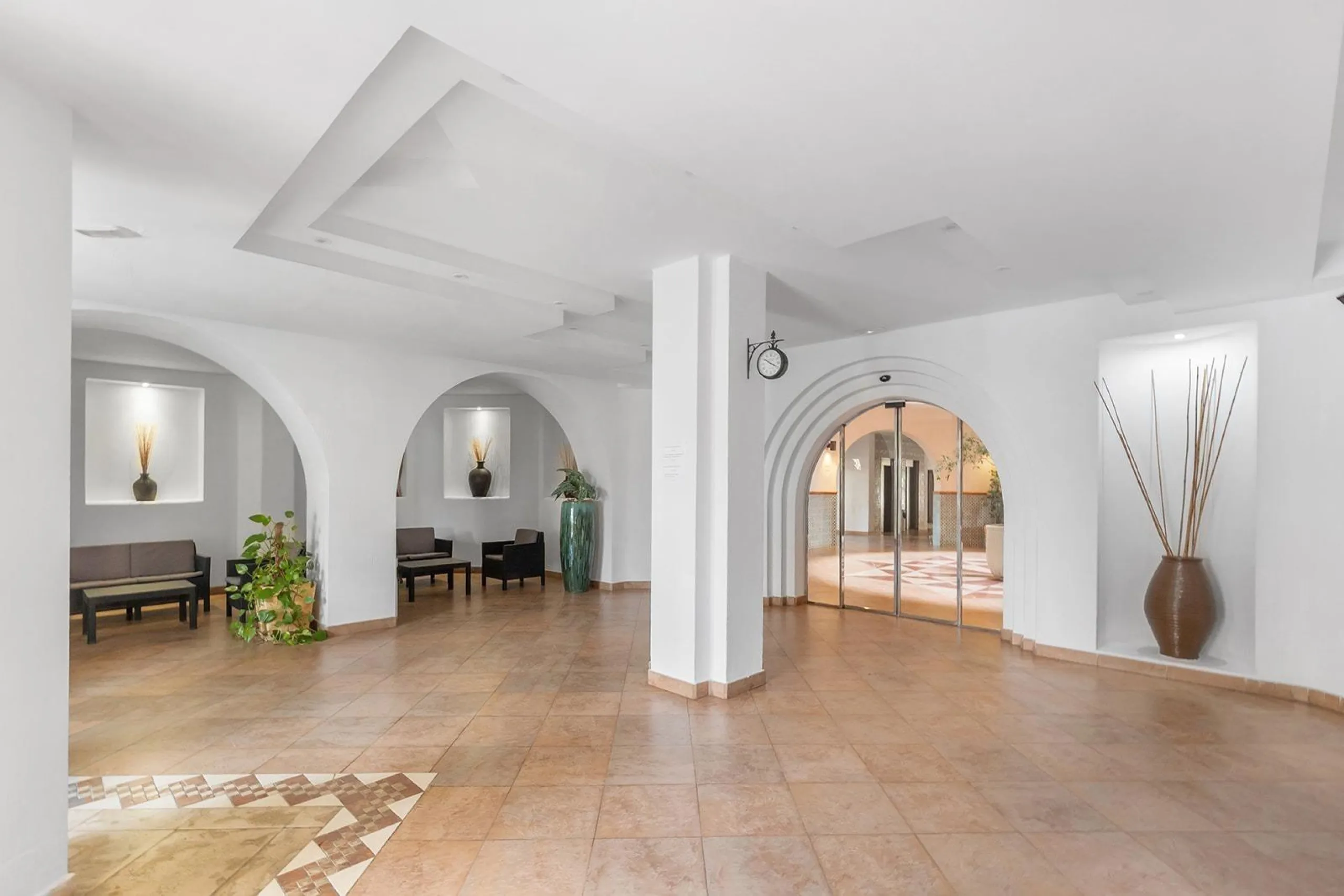 ¡ATALAYAS! 2 HABITACIONES Y 2 BAÑOS CON VISTAS DESPEJADAS + PISCINA