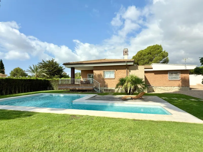 **EXCLUSIVE VILLA IN COBLANCA URBANISATION · BENIDORM 🌴🏡**