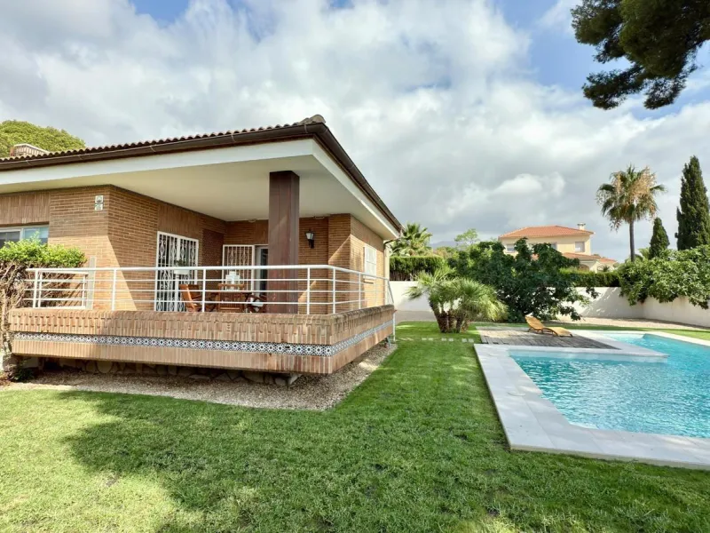 **EXCLUSIVE VILLA IN COBLANCA URBANISATION · BENIDORM 🌴🏡**