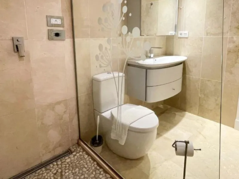 Exklusive renovierte Wohnung mit zwei Schlafzimmern in einer renommierten Hotelanlage in Nueva Andalucía, Marbella