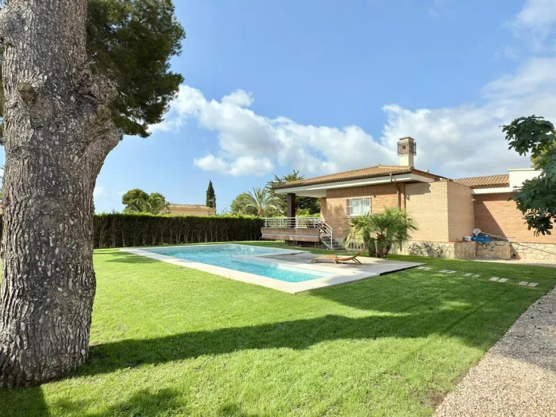 **EXCLUSIVE VILLA IN COBLANCA URBANISATION · BENIDORM 🌴🏡**