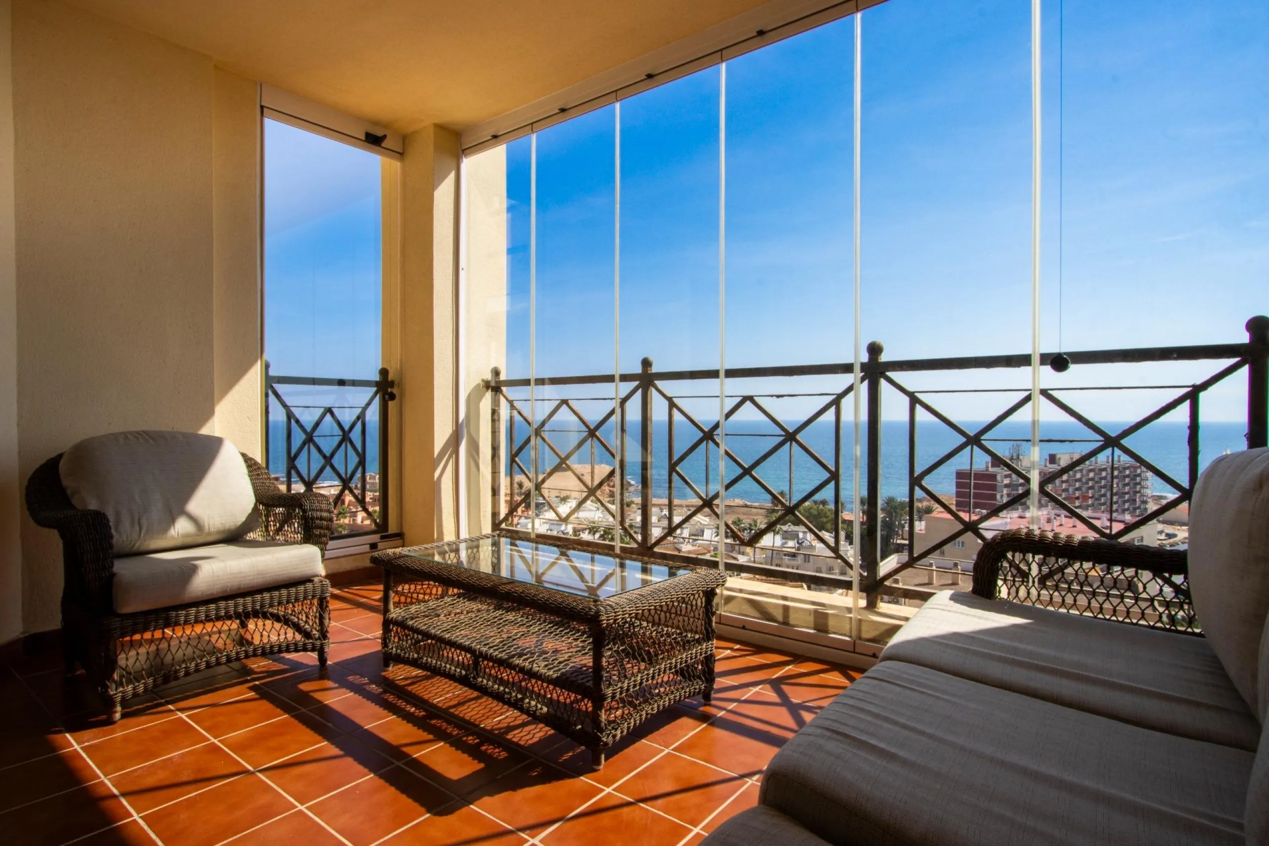Espectacular apartamento en Atalayas con vistas directas al mar !