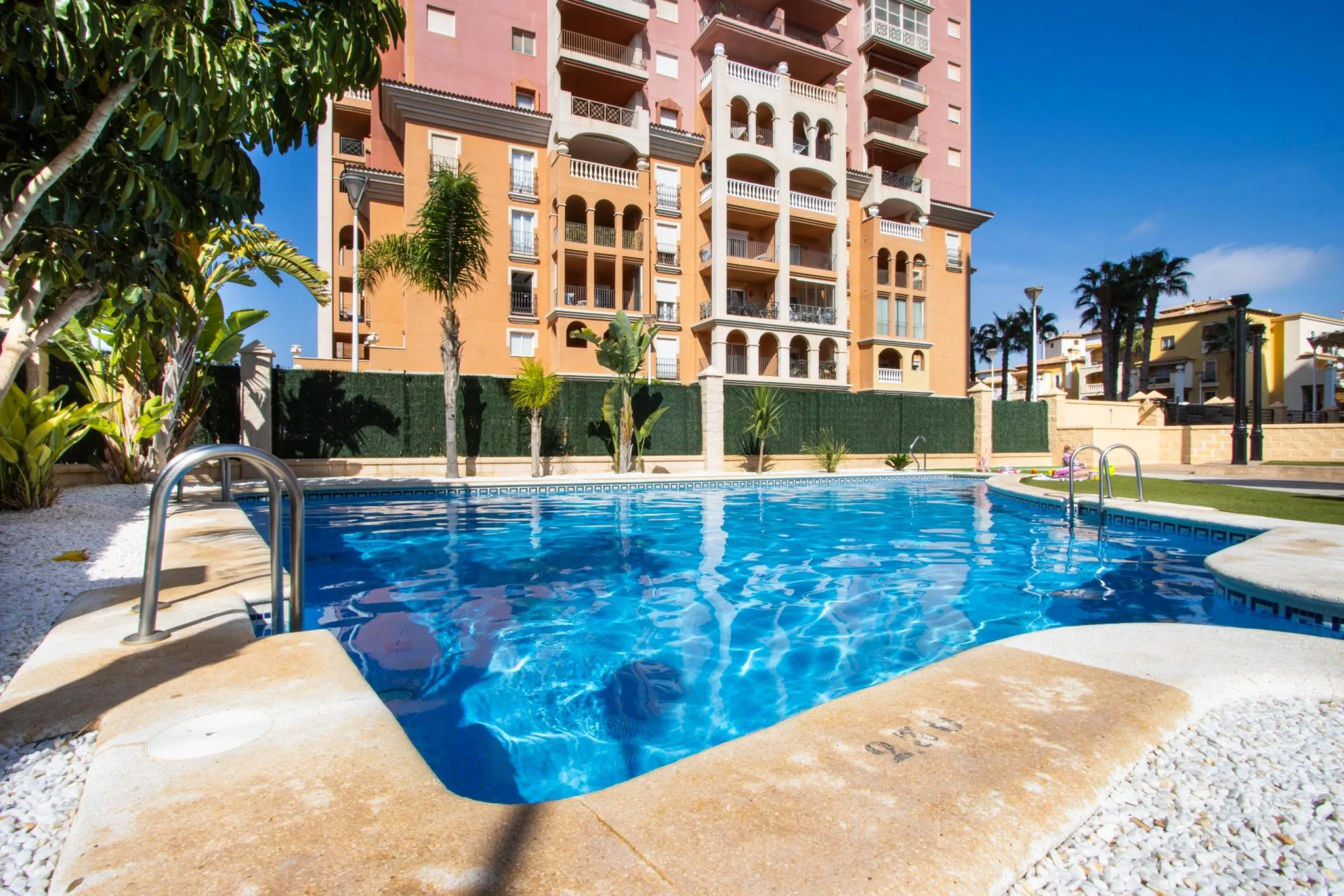 Espectacular apartamento en Atalayas con vistas directas al mar !