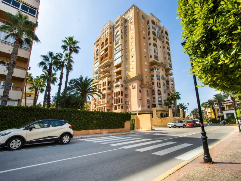 Espectacular apartamento en Atalayas con vistas directas al mar !