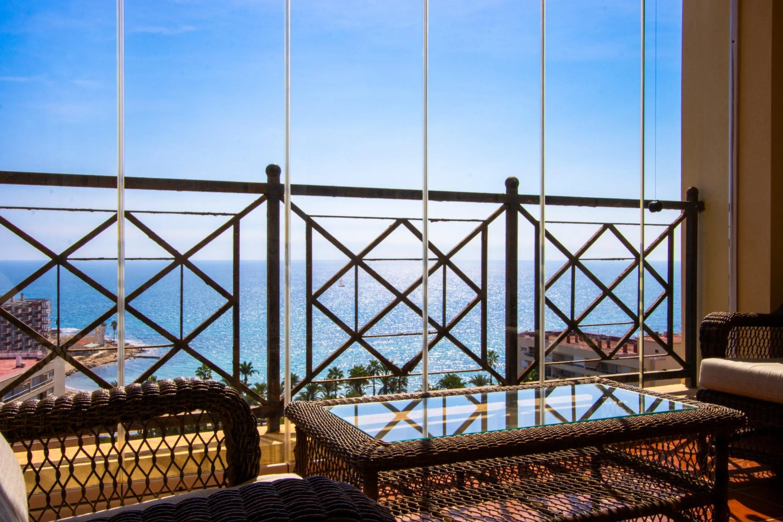 Espectacular apartamento en Atalayas con vistas directas al mar !
