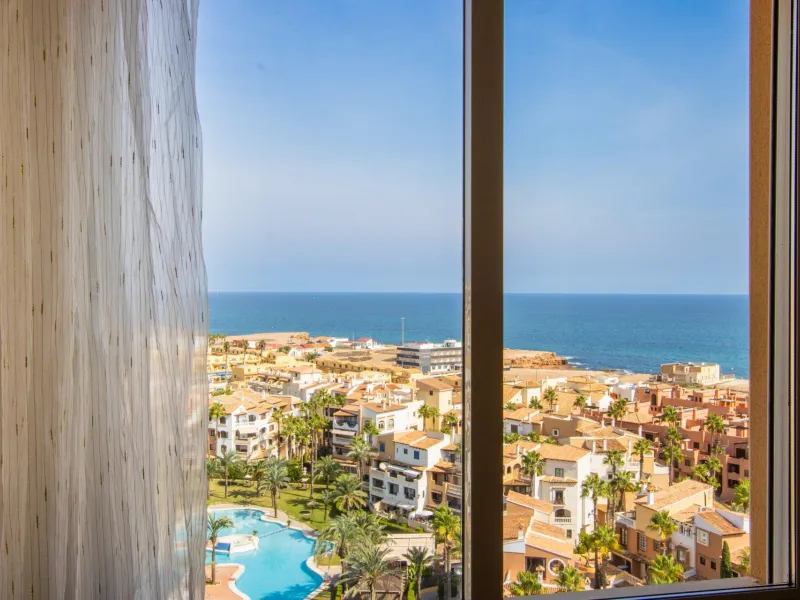 Espectacular apartamento en Atalayas con vistas directas al mar !