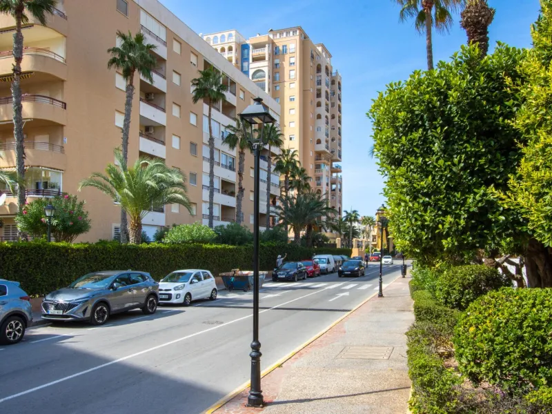 Espectacular apartamento en Atalayas con vistas directas al mar !