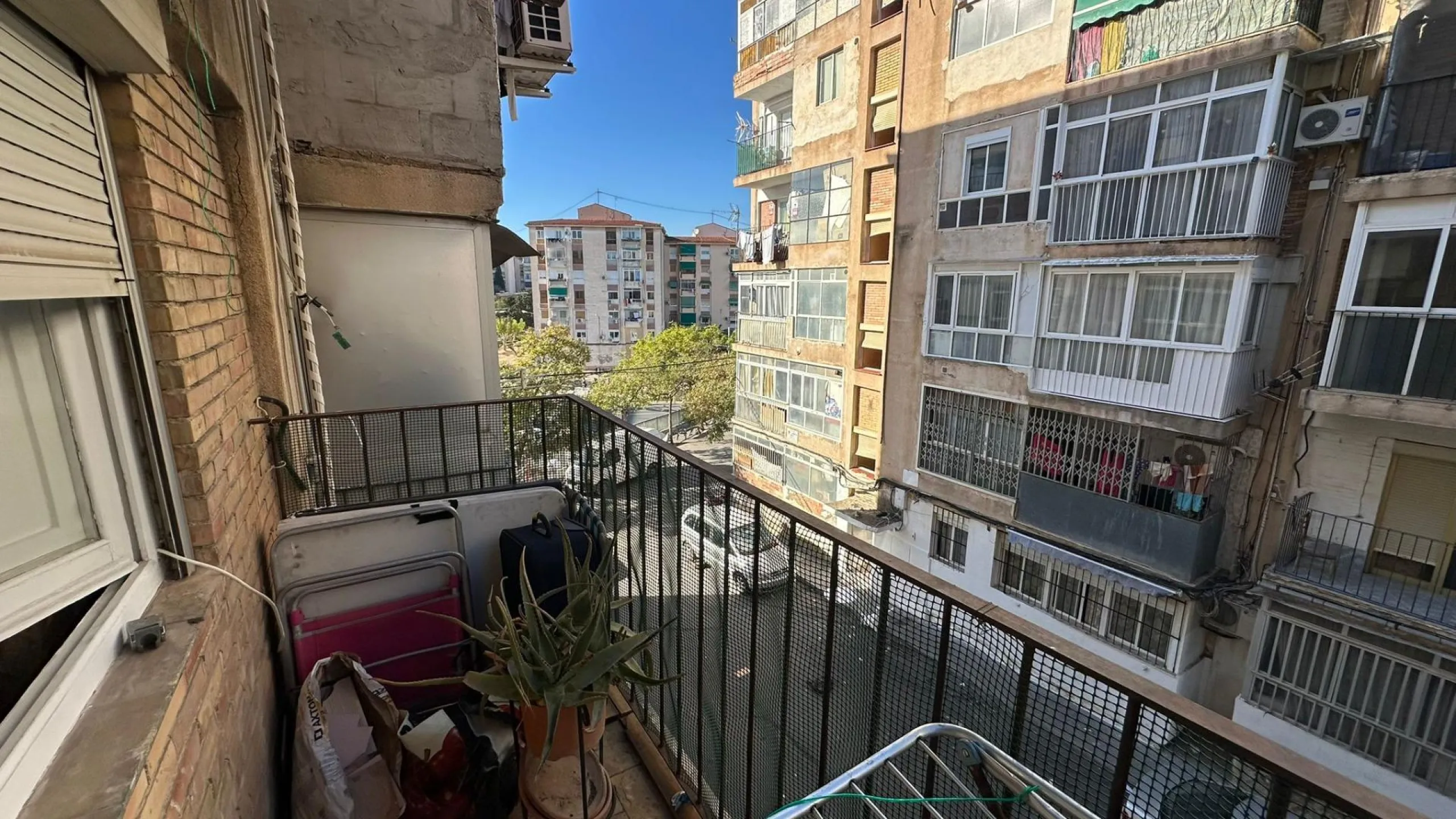Renovation Opportunity Apartment in Alicante, Colonia Requena