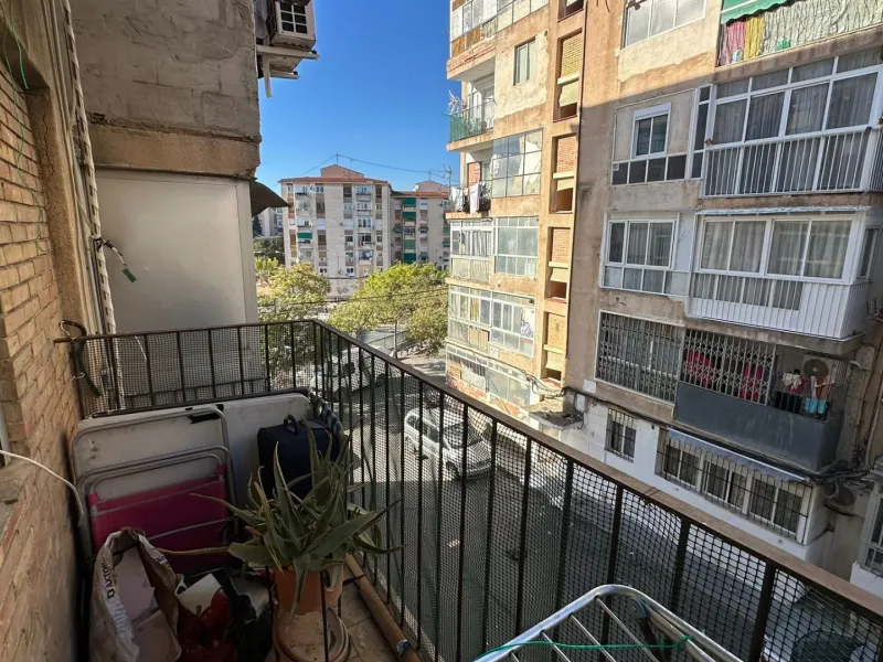 Renovation Opportunity Apartment in Alicante, Colonia Requena