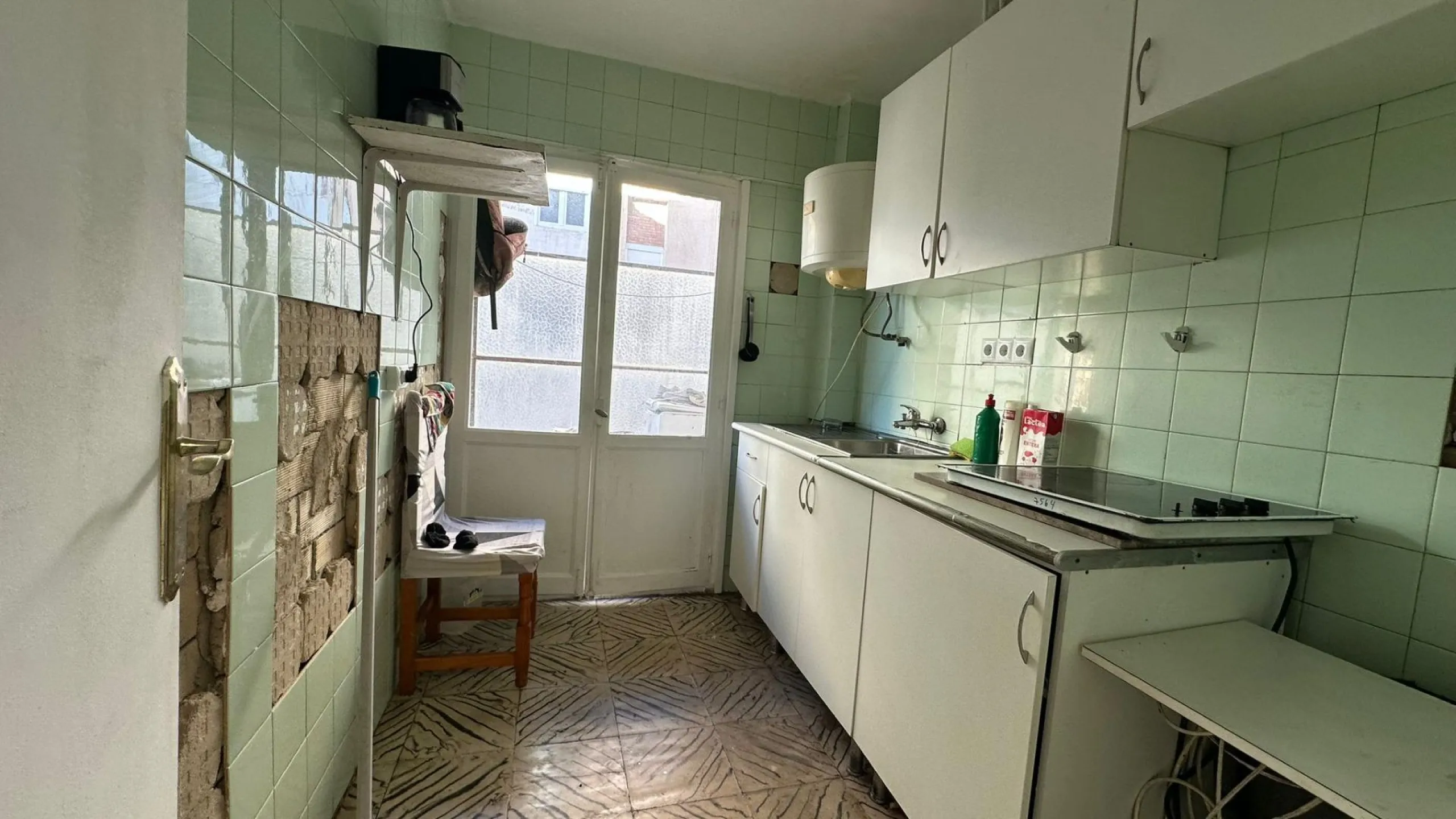 Renovation Opportunity Apartment in Alicante, Colonia Requena
