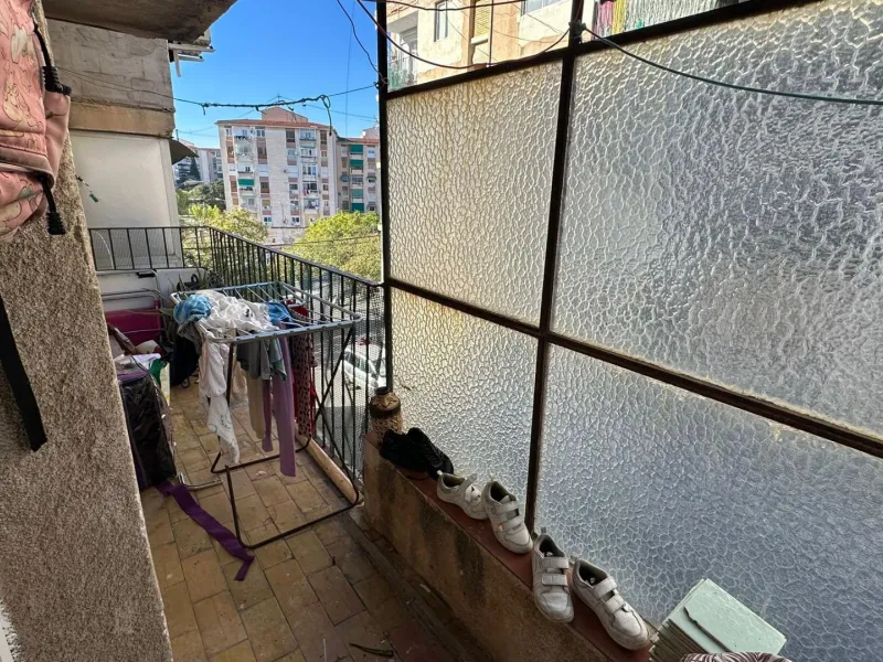 Renovation Opportunity Apartment in Alicante, Colonia Requena