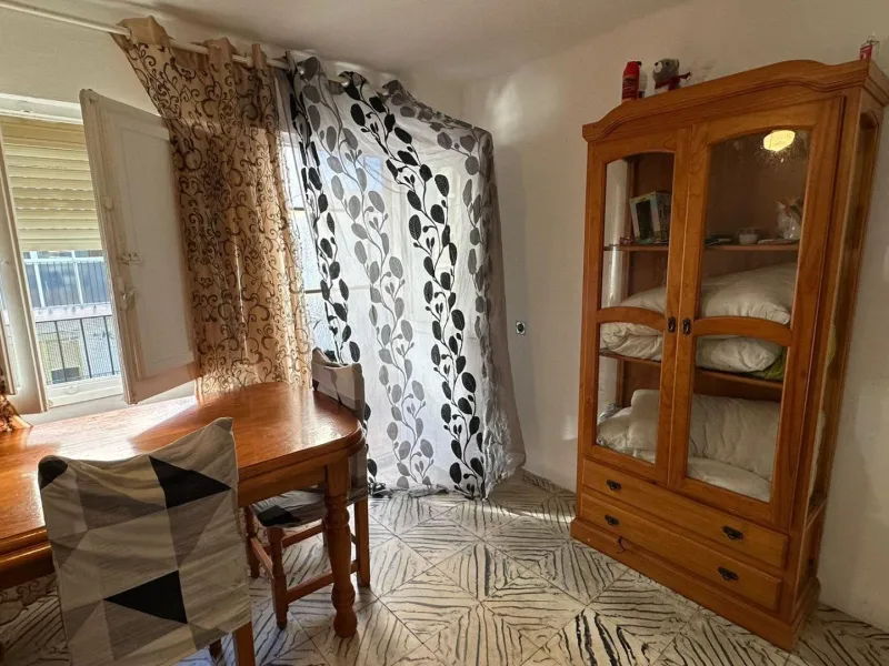 Renovation Opportunity Apartment in Alicante, Colonia Requena