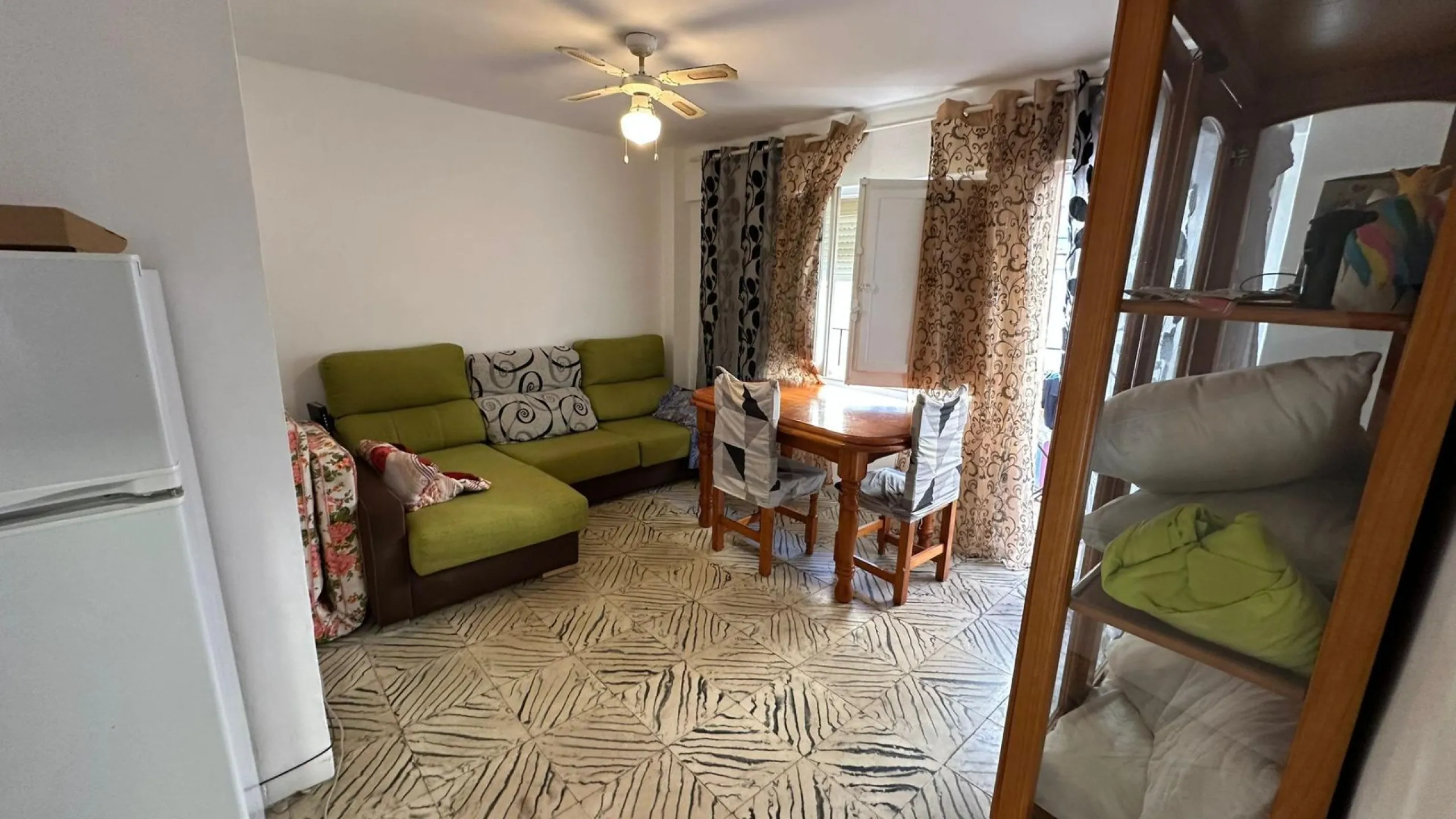 Renovation Opportunity Apartment in Alicante, Colonia Requena