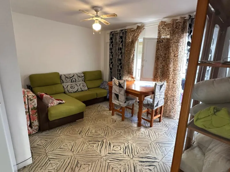 Renovation Opportunity Apartment in Alicante, Colonia Requena