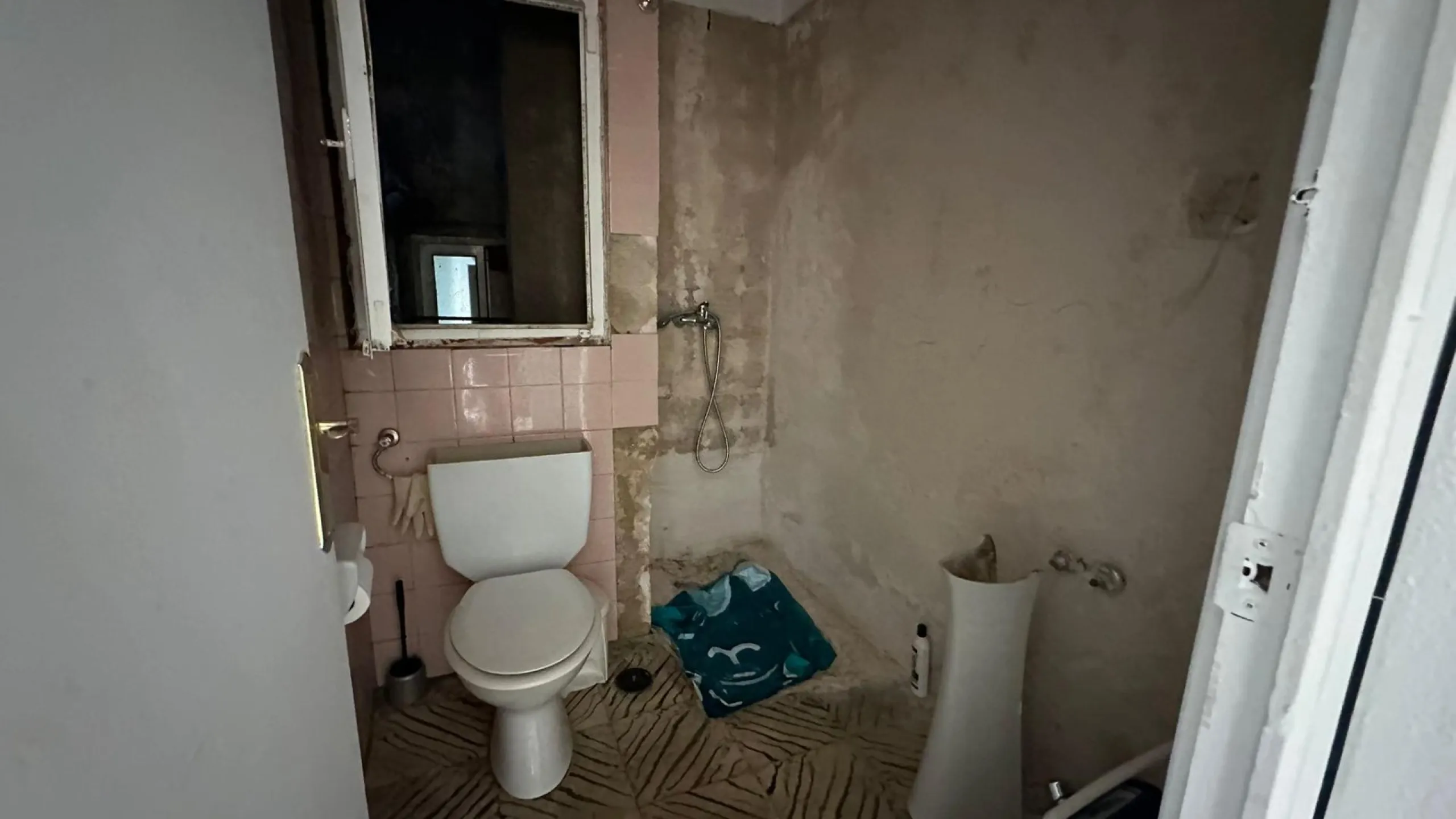 Renovation Opportunity Apartment in Alicante, Colonia Requena