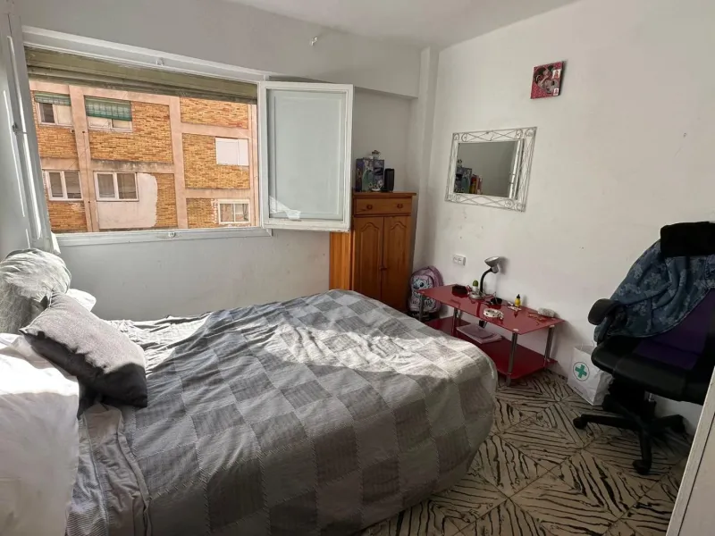 Renovation Opportunity Apartment in Alicante, Colonia Requena