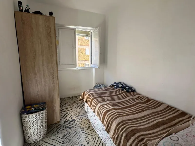 Renovation Opportunity Apartment in Alicante, Colonia Requena