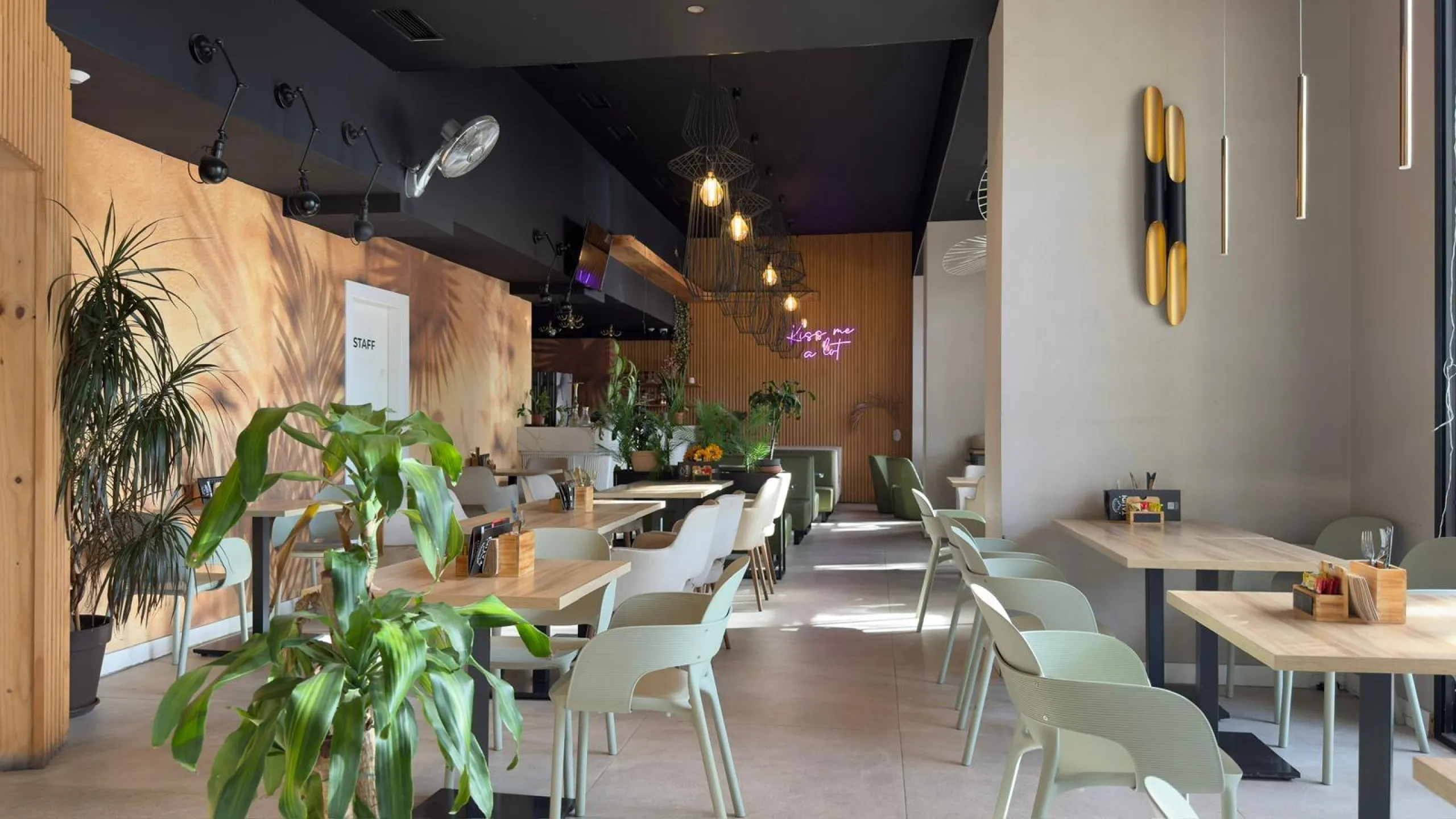 RESTAURANT WITH OWN PREMISES IN BENIDORM
