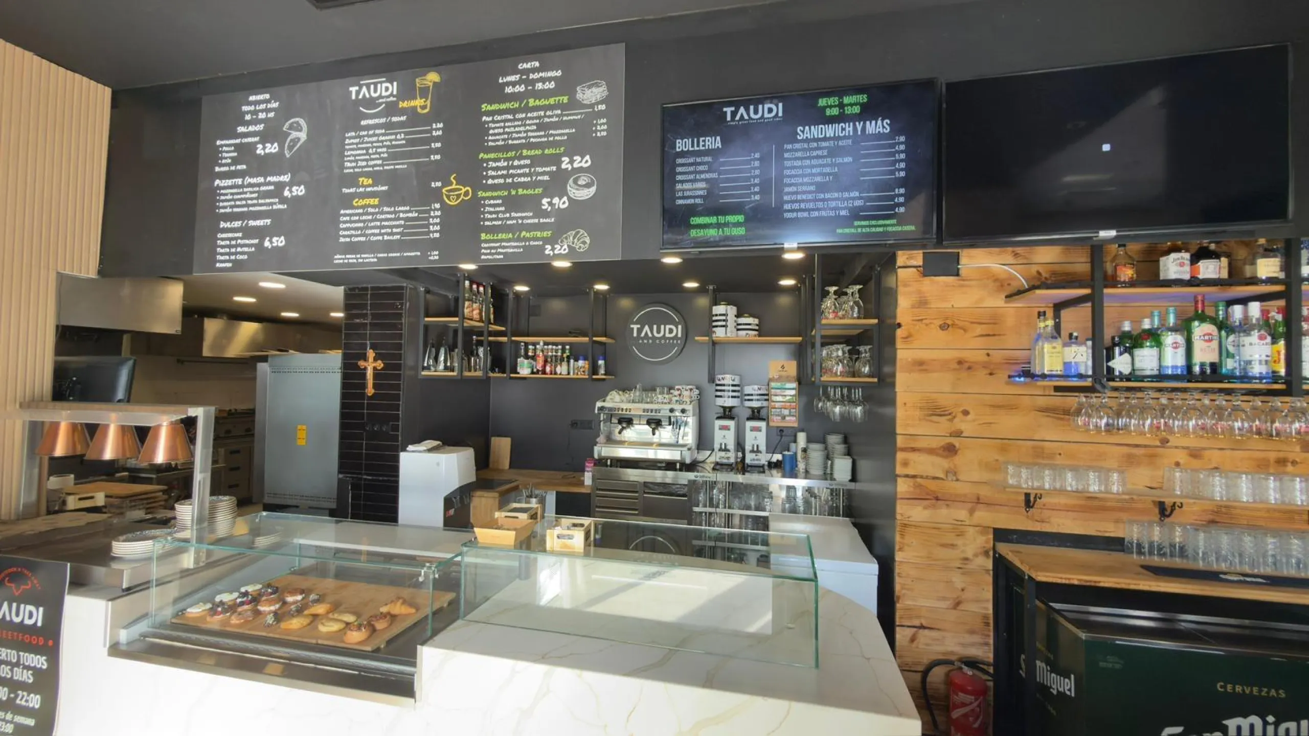 RESTAURANT WITH OWN PREMISES IN BENIDORM