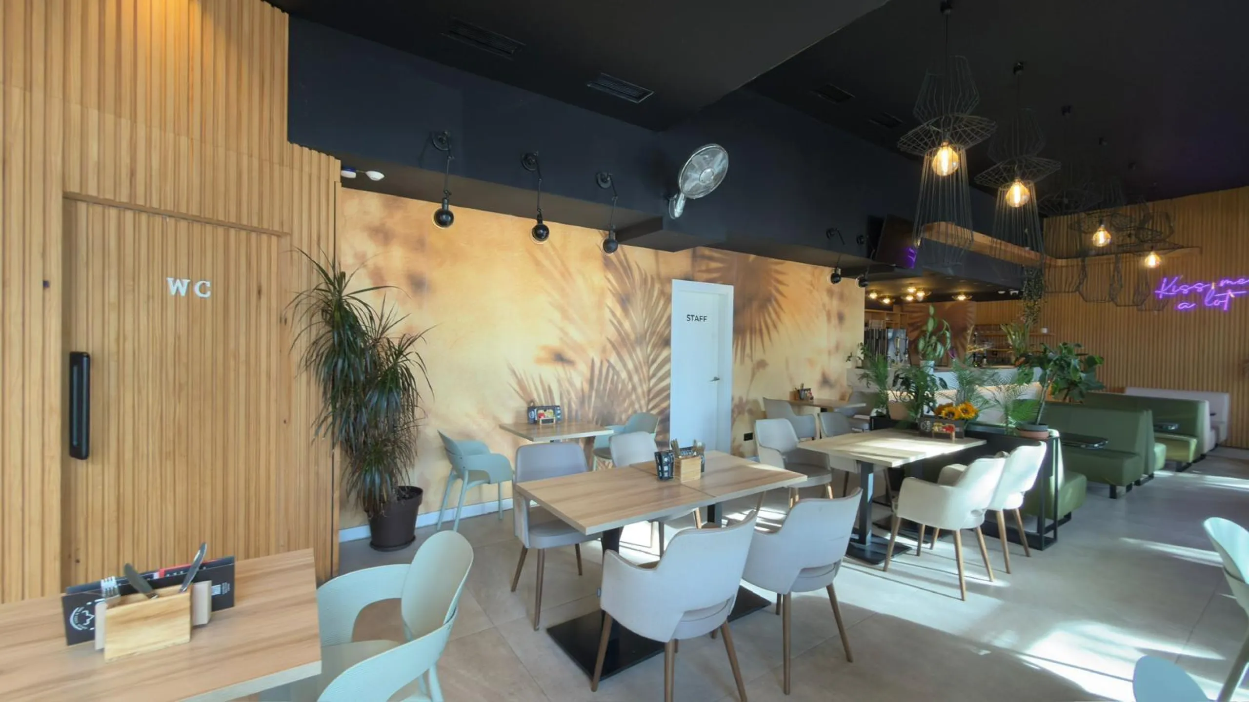 RESTAURANT WITH OWN PREMISES IN BENIDORM