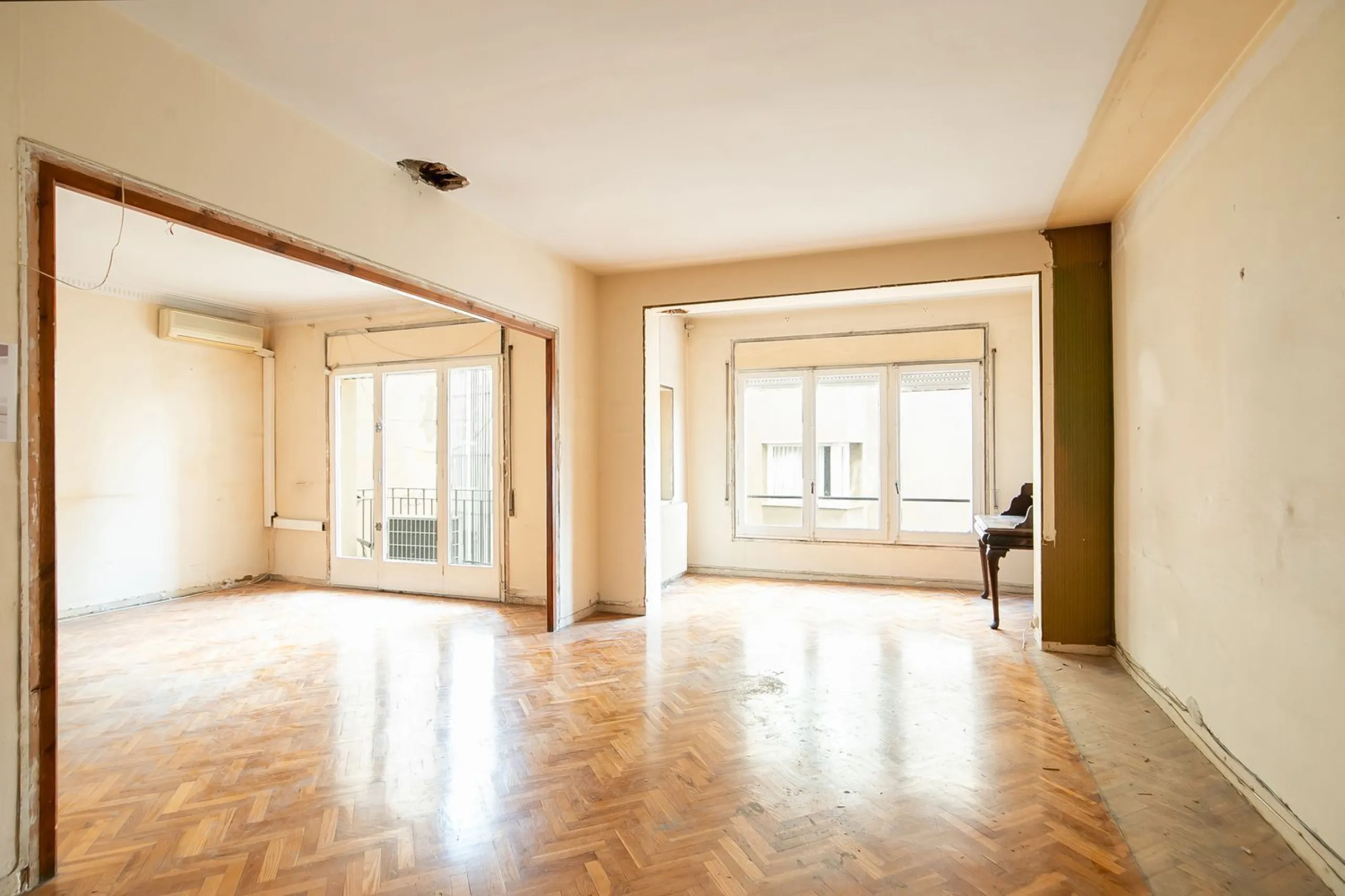 Elegante propiedad en finca clásica para reforma integral en Sant Gervasi – Galvany, Barcelona