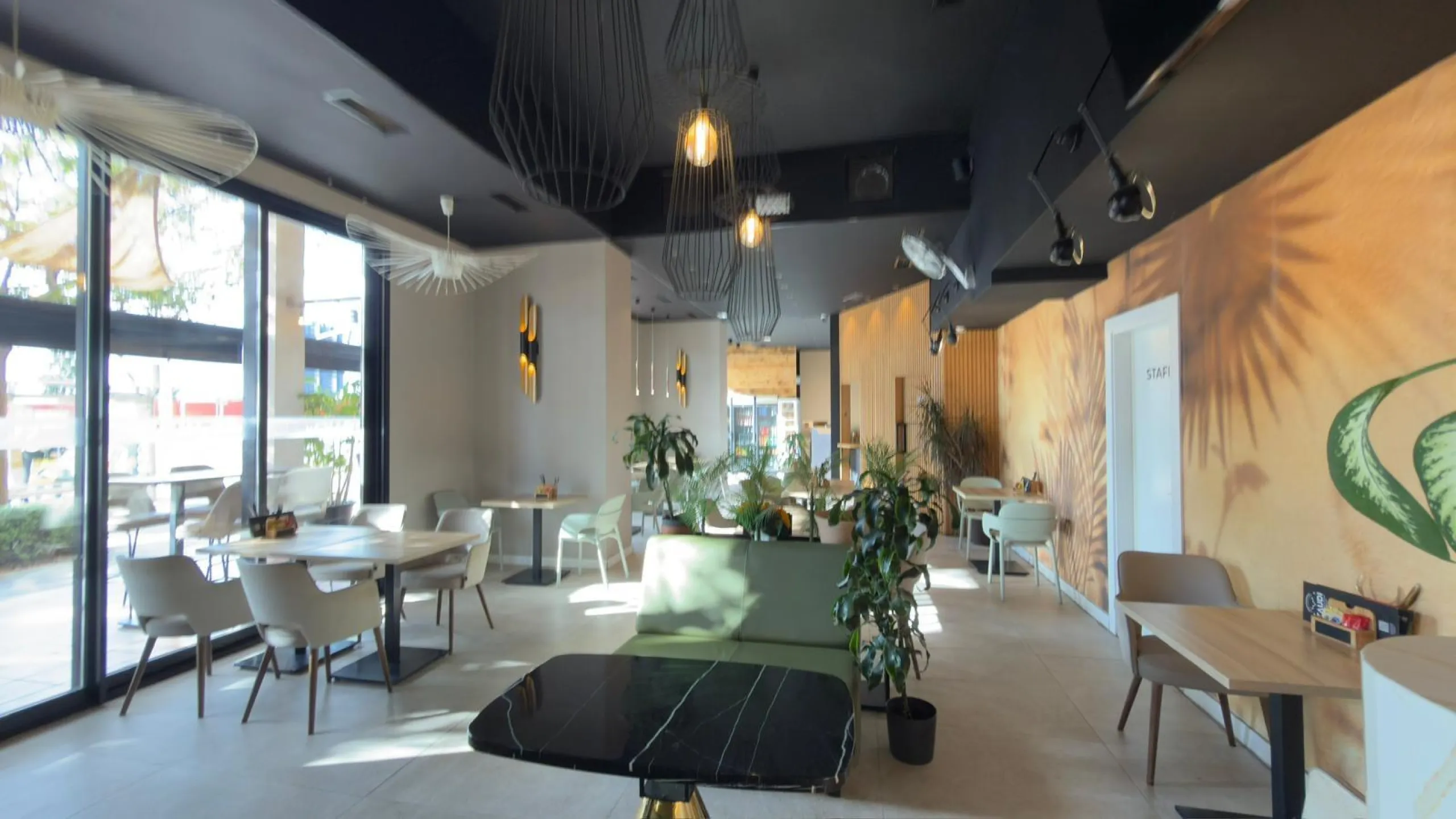 RESTAURANT WITH OWN PREMISES IN BENIDORM