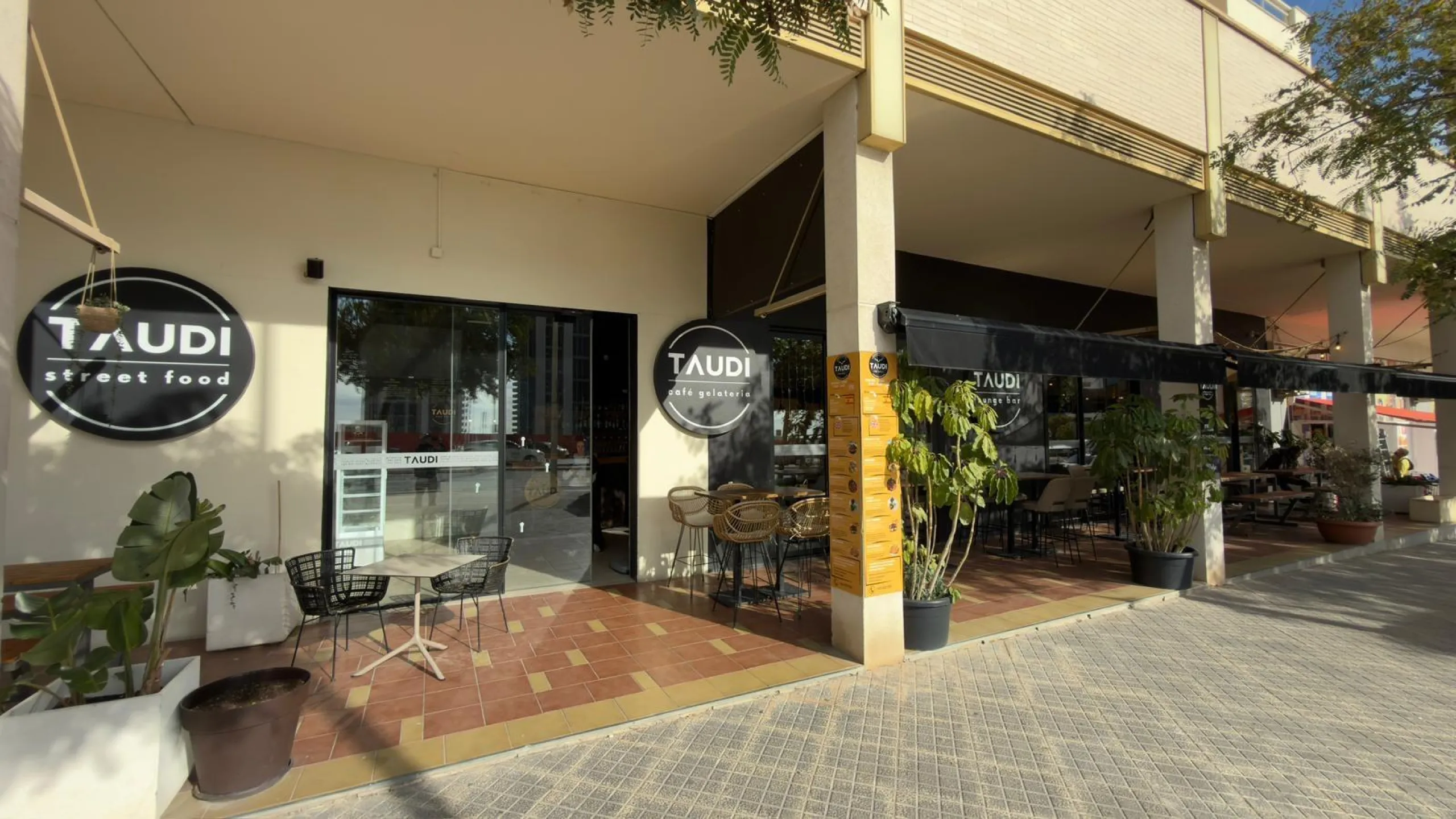 RESTAURANT WITH OWN PREMISES IN BENIDORM