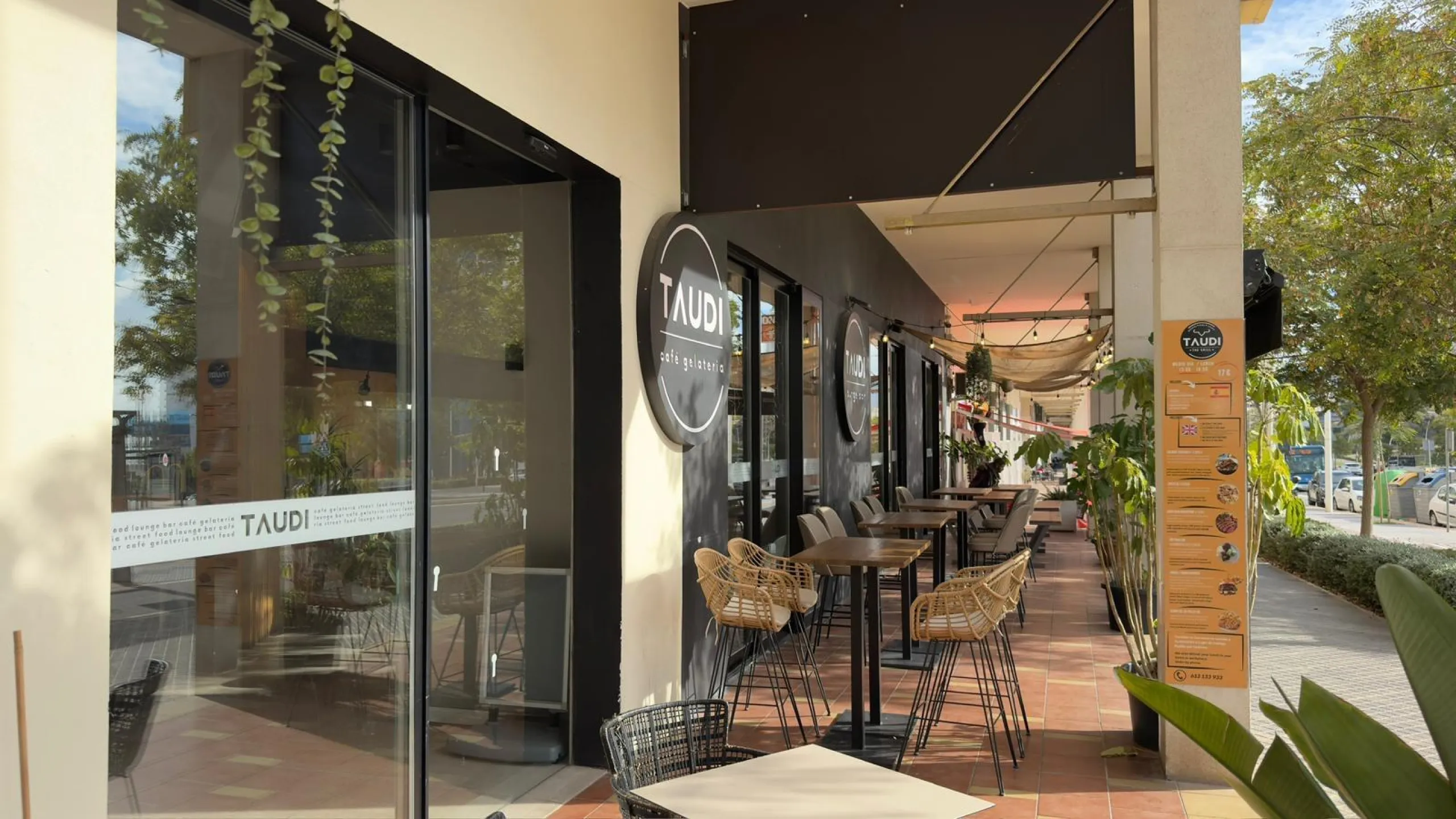 RESTAURANT WITH OWN PREMISES IN BENIDORM