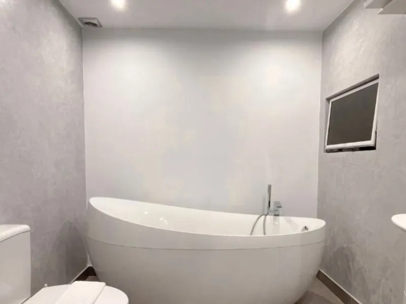Exklusive renovierte Wohnung mit zwei Schlafzimmern in einer renommierten Hotelanlage in Nueva Andalucía, Marbella