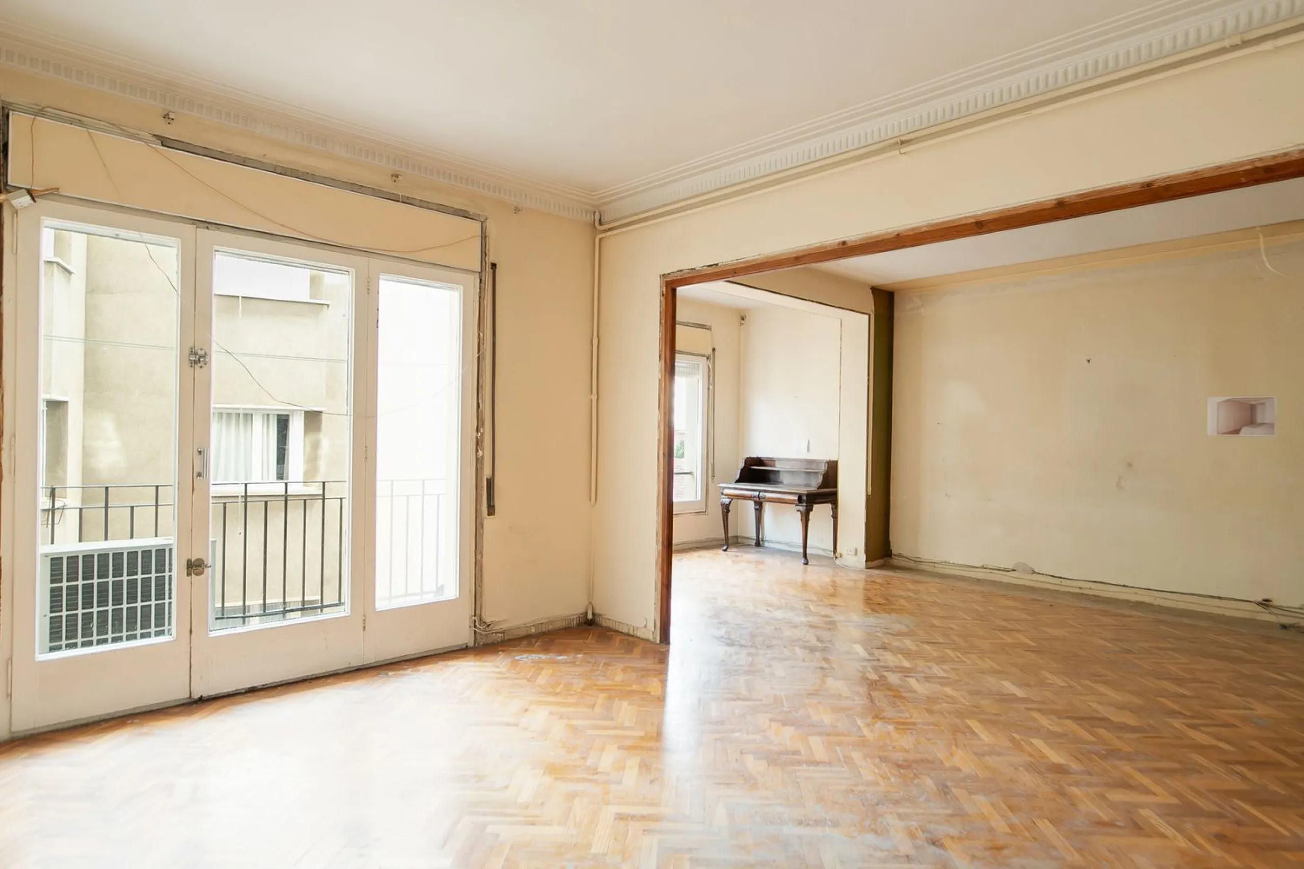 Elegante propiedad en finca clásica para reforma integral en Sant Gervasi – Galvany, Barcelona