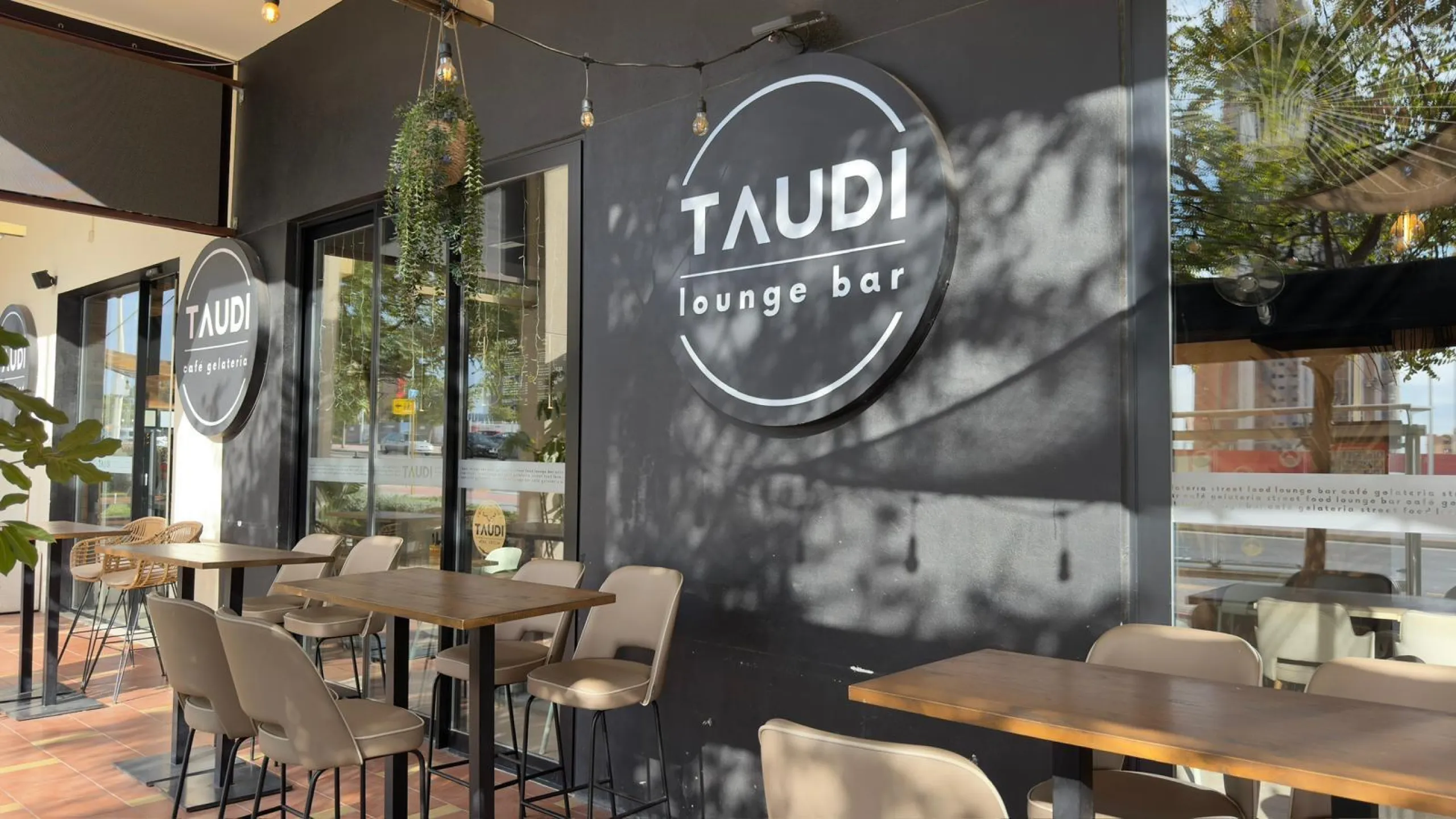 RESTAURANT WITH OWN PREMISES IN BENIDORM