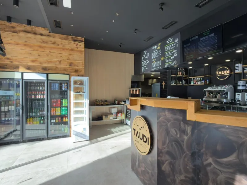 RESTAURANT WITH OWN PREMISES IN BENIDORM