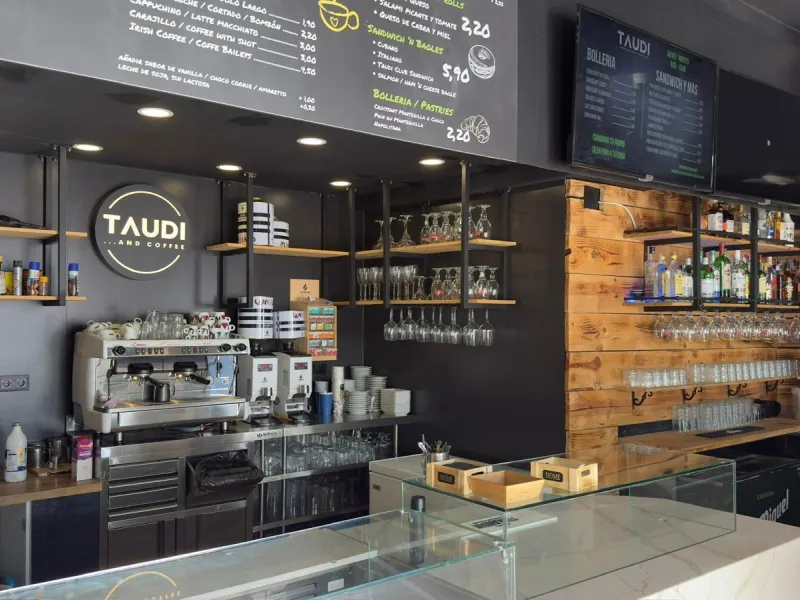 RESTAURANT WITH OWN PREMISES IN BENIDORM